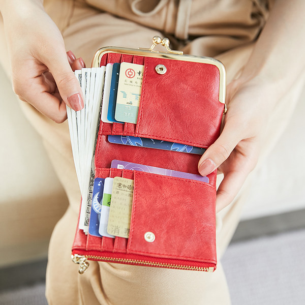 Sieviešu ādas maks ar metāla aizdari - mākslīgā āda