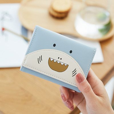 Έκο δερμάτινο γυναικείο πορτοφόλι με εφαρμογή 