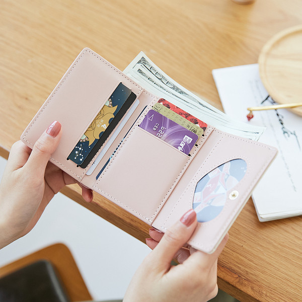 Έκο δερμάτινο γυναικείο πορτοφόλι με εφαρμογή 