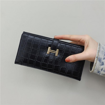 Γυναικείο πορτοφόλι από έκο δέρμα με μεταλλική αγκράφα - δύο μοντέλα