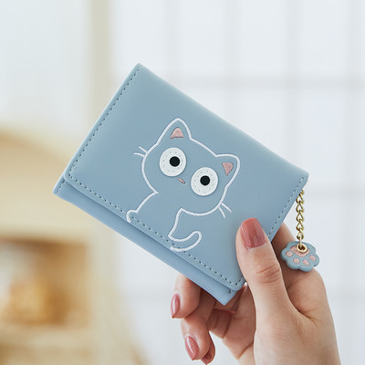 Sieviešu maks ar izšuvumu un metāla aizdari