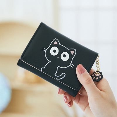 Sieviešu maks ar izšuvumu un metāla aizdari