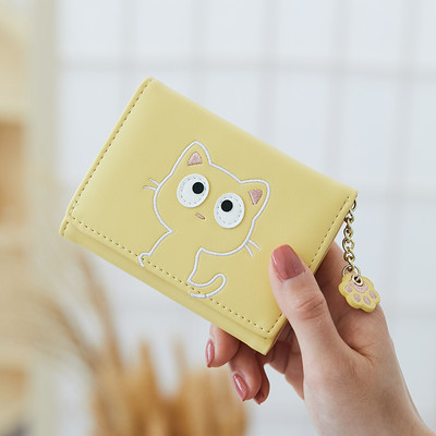 Sieviešu maks ar izšuvumu un metāla aizdari