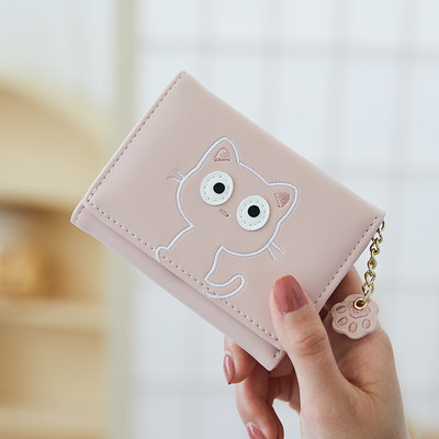 Sieviešu maks ar izšuvumu un metāla aizdari