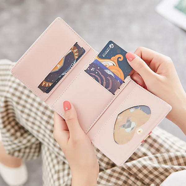 Γυναικείο πορτοφόλι με εφαρμογή σε διάφορα χρώματα