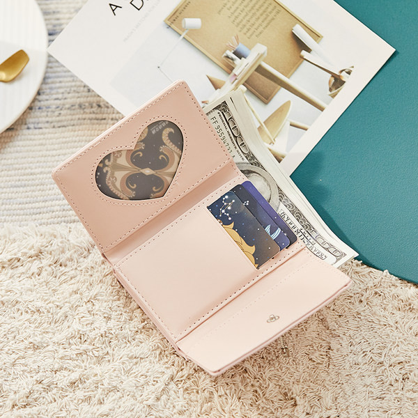 Neliels sieviešu maks no eko ādas ar metāla kulonu un monētu kabatu