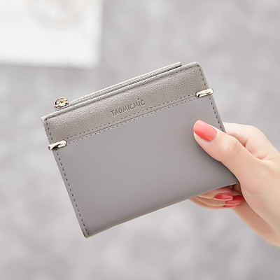 Neliels sieviešu maks ar metāla aizdari - mākslīgā āda