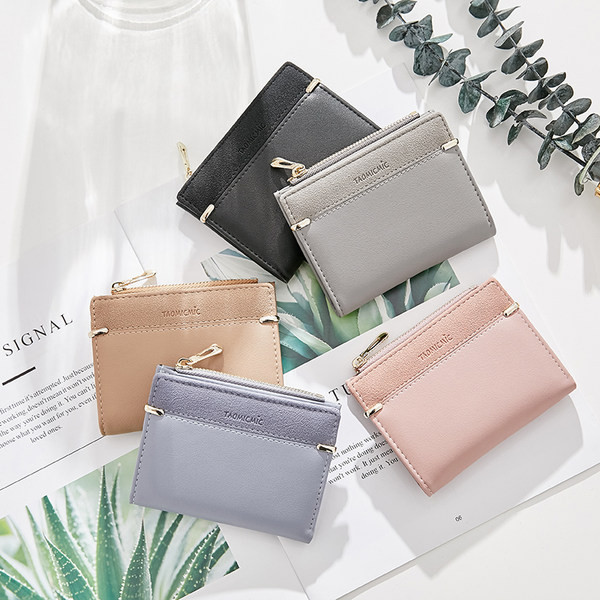 Neliels sieviešu maks ar metāla aizdari - mākslīgā āda