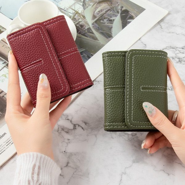 Portofel din piele model nou cu inchidere cu nasture