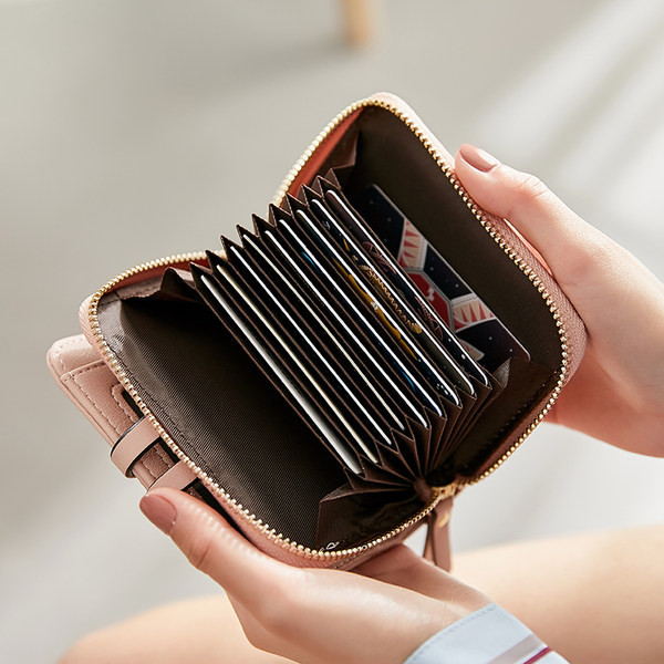 Sieviešu mazais maks ar metāla aizdari un monētu kabatu