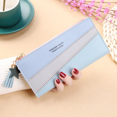 Γυναικείο έκοδερμάτινο πορτοφόλι με φούντα και επιγραφή σε δύο χρώματα