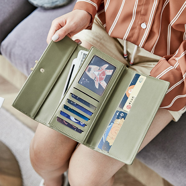 Γυναικείο πορτοφόλι νέο μοντέλο από οικολογικό δέρμα με διάφορα τμήματα