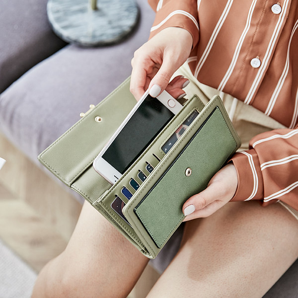 Γυναικείο πορτοφόλι νέο μοντέλο από οικολογικό δέρμα με διάφορα τμήματα