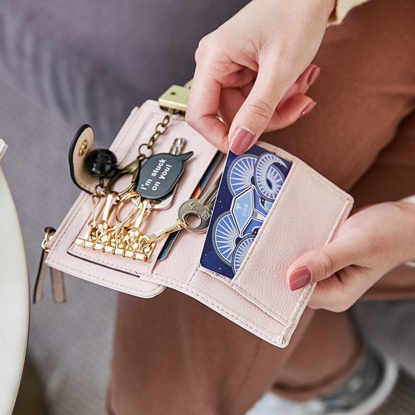 Sieviešu ādas maks ar debetkartes nodalījumu