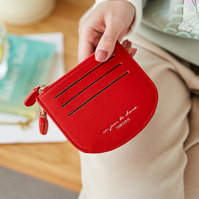 Λεπτό γυναικείο πορτοφόλι με θήκη για κέρματα και χρεωστικές κάρτες