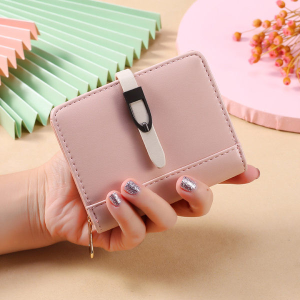 Έκο δερμάτινο πορτοφόλι  γυναικέιο με μεταλλικό στοιχείο