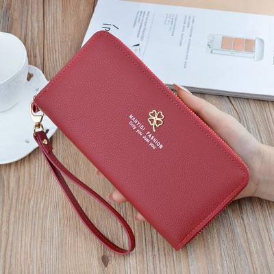 Sieviešu maks no eko ādas ar metāla āboliņu