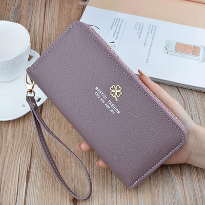 Sieviešu maks no eko ādas ar metāla āboliņu