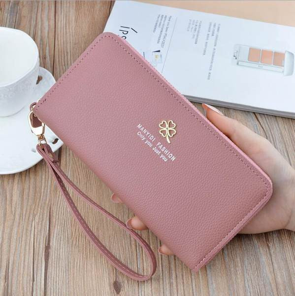 Sieviešu maks no eko ādas ar metāla āboliņu