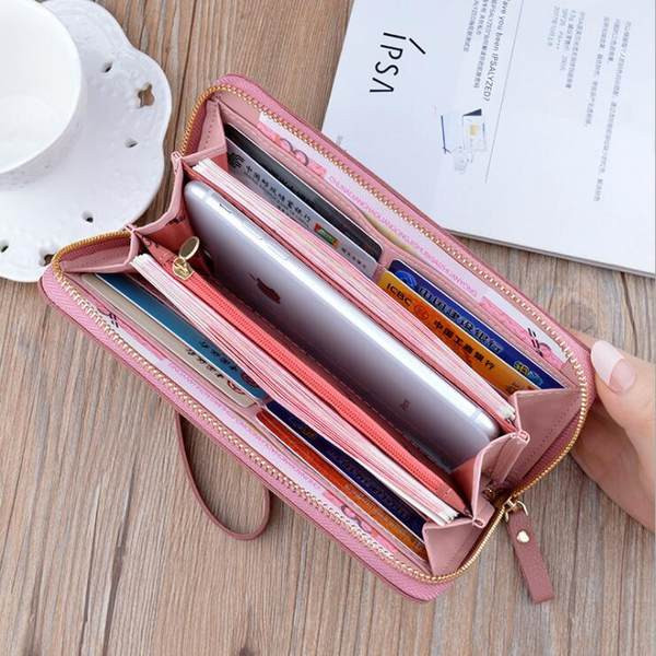 Sieviešu maks no eko ādas ar metāla āboliņu