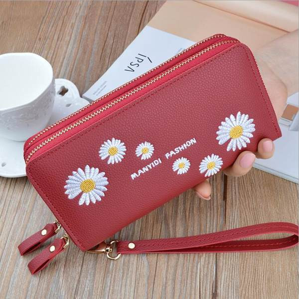 Νέο μοντέλο γυναικείο πορτοφόλι με δύο διαμερίσματα και κεντήματα