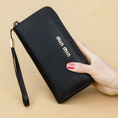 Γυναικείο πορτοφόλι κλασικό μοντέλο με φερμουάρ και κοντή λαβή