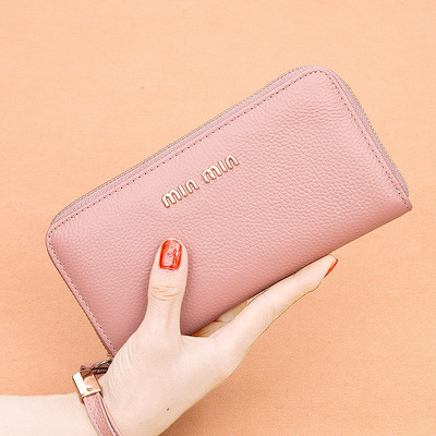 Γυναικείο πορτοφόλι κλασικό μοντέλο με φερμουάρ και κοντή λαβή