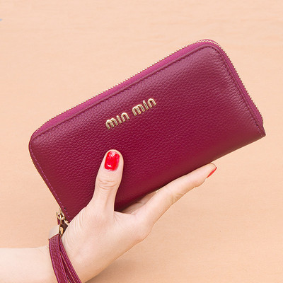 Γυναικείο πορτοφόλι κλασικό μοντέλο με φερμουάρ και κοντή λαβή