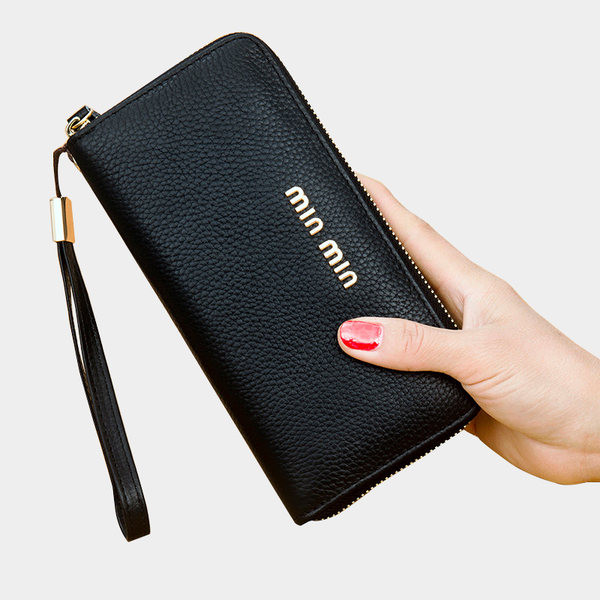 Γυναικείο πορτοφόλι κλασικό μοντέλο με φερμουάρ και κοντή λαβή