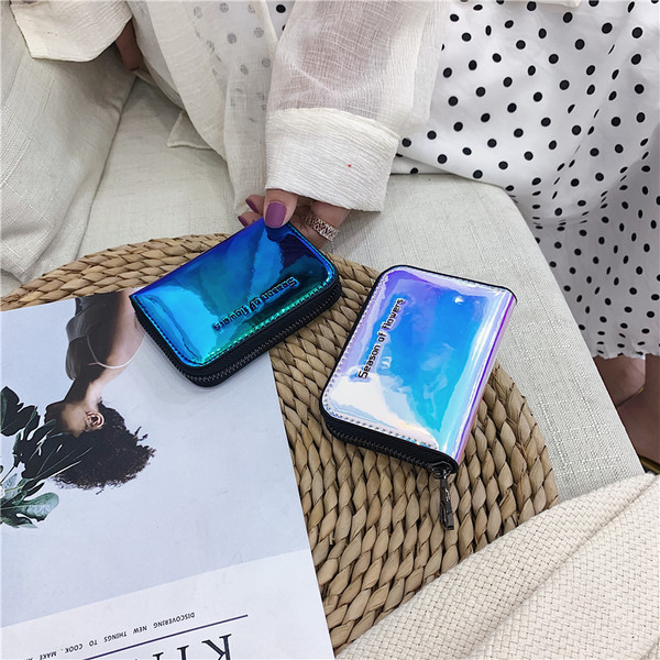 Sieviešu lakādas maks ar uzrakstu un rāvējslēdzēju