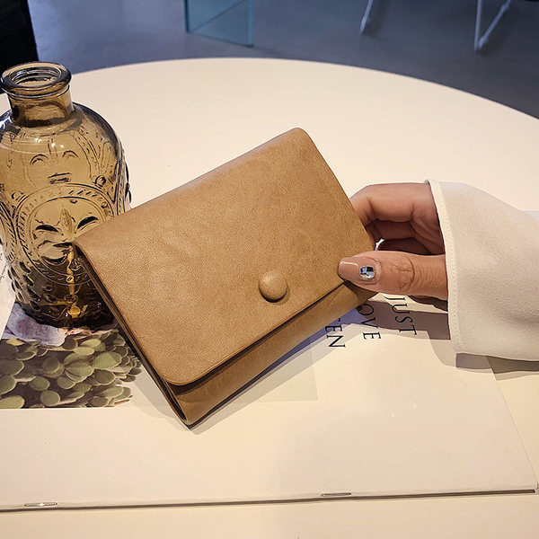 Γυναικείο έκο δερμάτινο πορτοφόλι με μεταλλική στερέωση