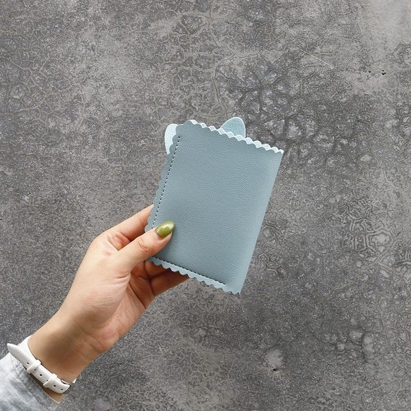 Γυναικείο πορτοφόλι από οικολογικό δέρμα με τρισδιάστατα στοιχεία