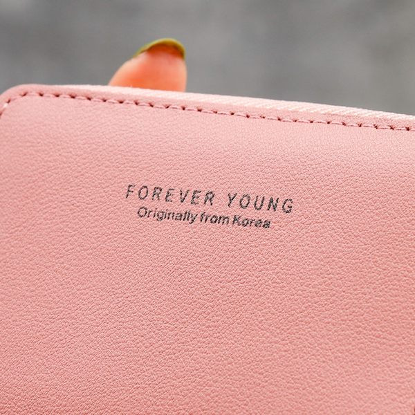 Γυναικείο μικρό πορτοφόλι από οικολογικό δέρμα με φερμουάρ και επιγραφή