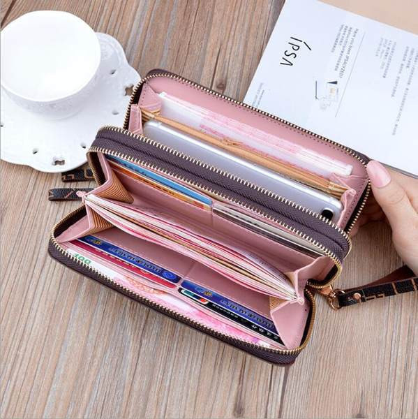 Γυναικείο έκο δερμάτινο πορτοφόλι με μεταλλική επιγραφή - δύο θήκες