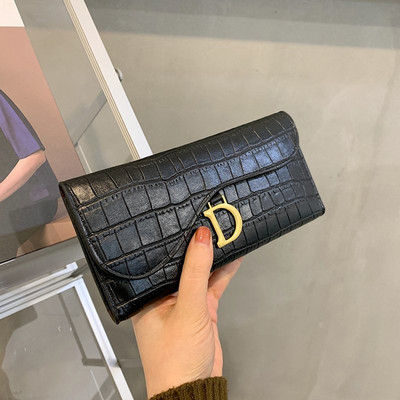 Γυναικείο πορτοφόλι με διαμερίσματα πιστωτικών καρτών χωρίς θήκη κερμάτων