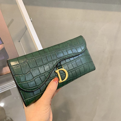 Γυναικείο πορτοφόλι με διαμερίσματα πιστωτικών καρτών χωρίς θήκη κερμάτων