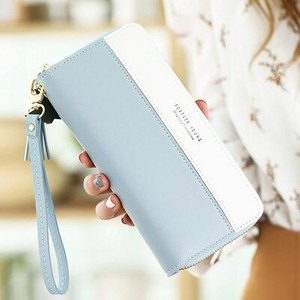 Πολυλειτουργικό γυναικείο πορτοφόλι κατασκευασμένο από έκο δέρμα με φούντα