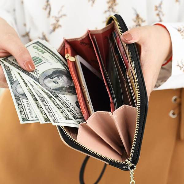 Πολυλειτουργικό γυναικείο πορτοφόλι κατασκευασμένο από έκο δέρμα με φούντα