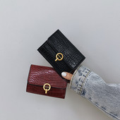 Portofel de dama din piele cu element metalic