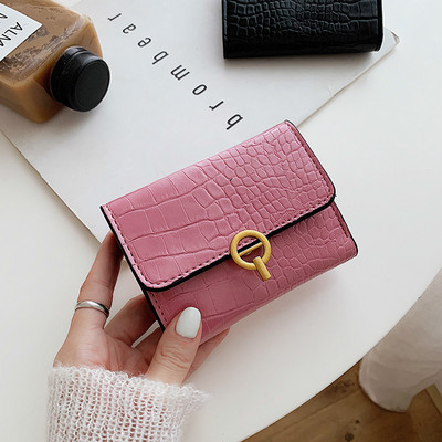 Portofel de dama din piele cu element metalic