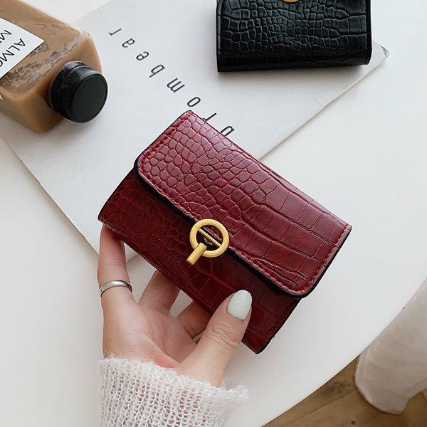 Portofel de dama din piele cu element metalic