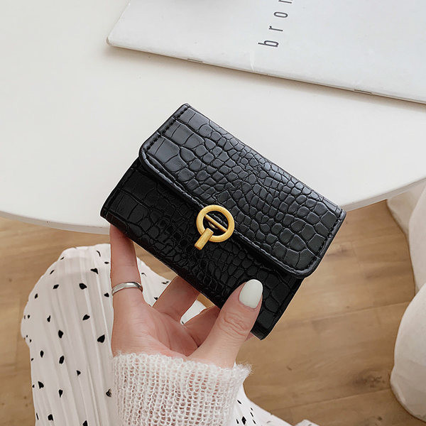 Portofel de dama din piele cu element metalic