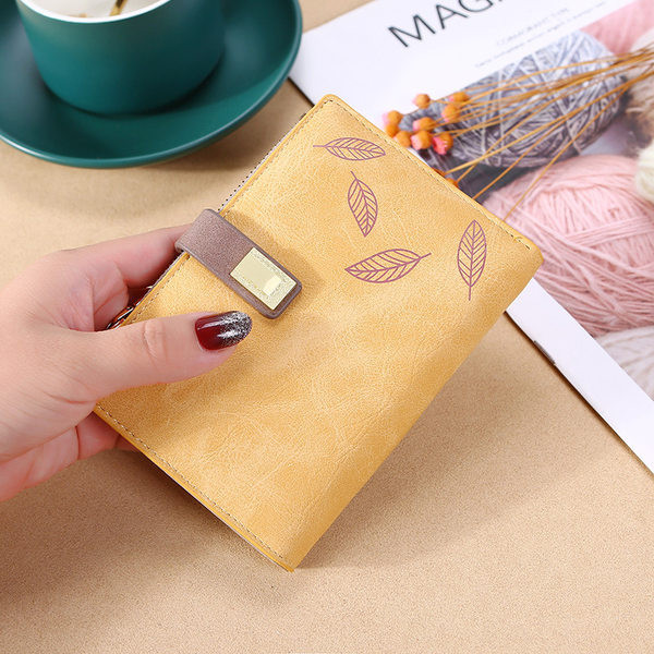 Sieviešu maks ar izšuvumu un metāla aizdari - vairākās krāsās