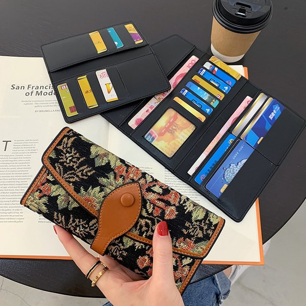 Γυναικείο πορτοφόλι με μεταλλική στερέωση - δύο μοντέλα