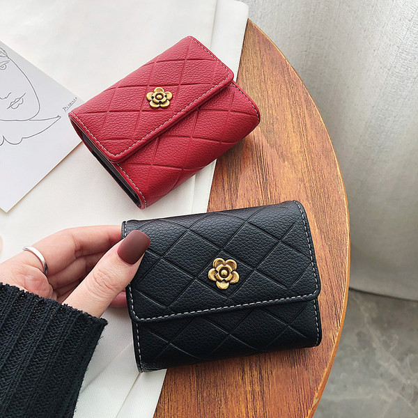 Γυναικείο έκο δερμάτινο πορτοφόλι με μεταλλικό λουλούδι