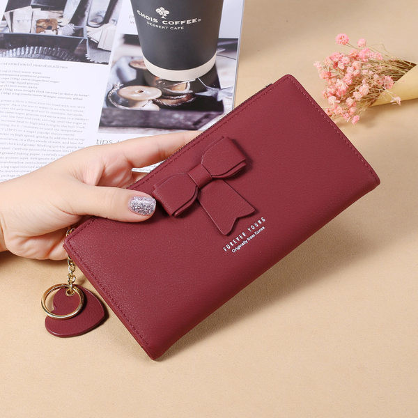 Sieviešu ādas maks ar lenti un metāla kulonu