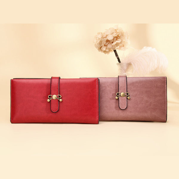 Γυναικείο έκο δερμάτινο πορτοφόλι κατασκευασμένο με μεταλλικό στοιχείο