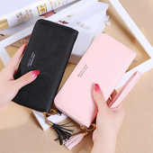 Sieviešu ādas maks ar pušķu un rāvējslēdzēja aizdari