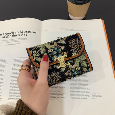 Γυναικείο έκο πορτοφόλι με κέντημα και αγκράφα - δύο μοντέλα