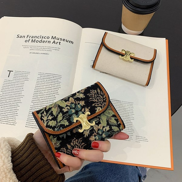 Γυναικείο έκο πορτοφόλι με κέντημα και αγκράφα - δύο μοντέλα